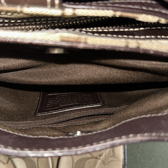 Coach Signature C Shoulder Handbag - Picture 4 of 9